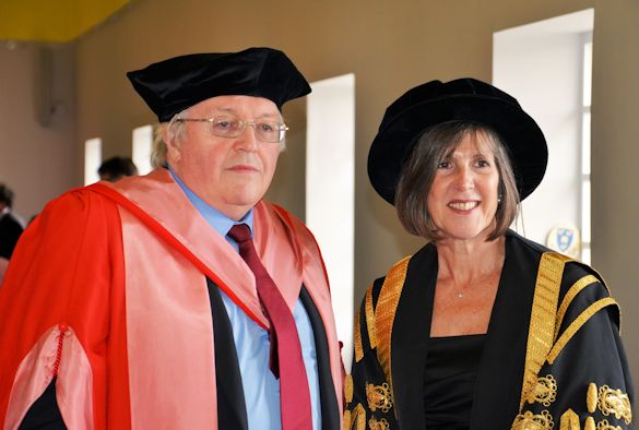 Príncipe de Asturias Professor of Contemporary Spanish History at the London School of Economics, Paul Preston, met Vice-Chancellor Professor Janet Beer, at the Philharmonic Hall, where he received an honorary degree for services to the arts.