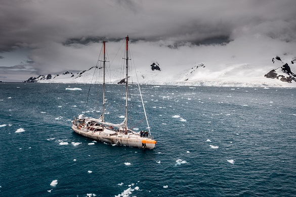 web2022 01 09 Antartique_Drone_Goelette_DJI_0522 ©Marin LE ROUX-polaRYSE - Fondation Tara Ocean
