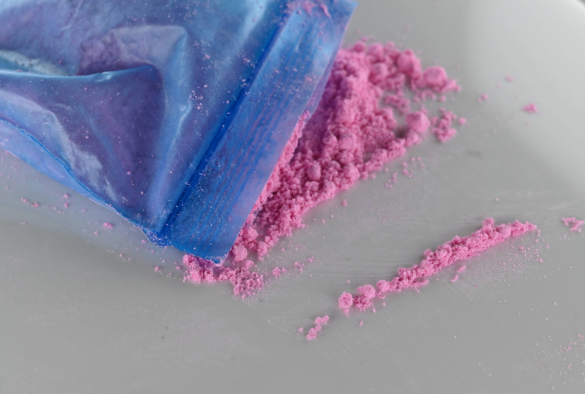 Pink Tusi powder, photo credit The Loop