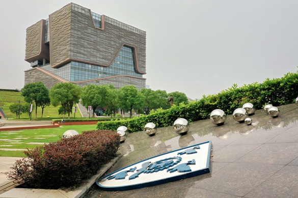 a picture of the XJTLU Library building